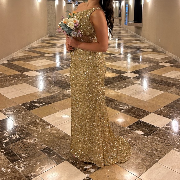 green emerald velvet dress Straps Black V-Neck Mirror Sequin Long Prom Dress – FancyVestido